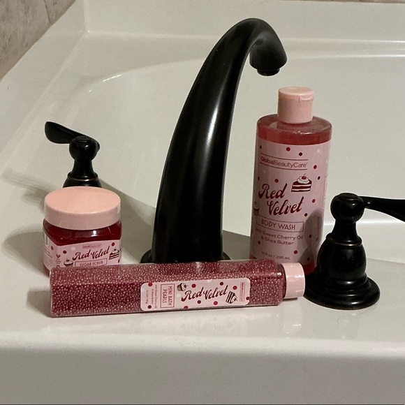 Global Beauty Care Red Velvet Bath Set - Picture 10 of 13